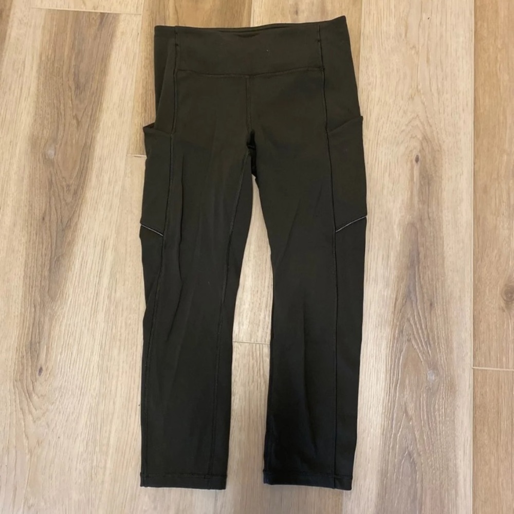 LULULEMON SPEED UP CROP SIZE 4